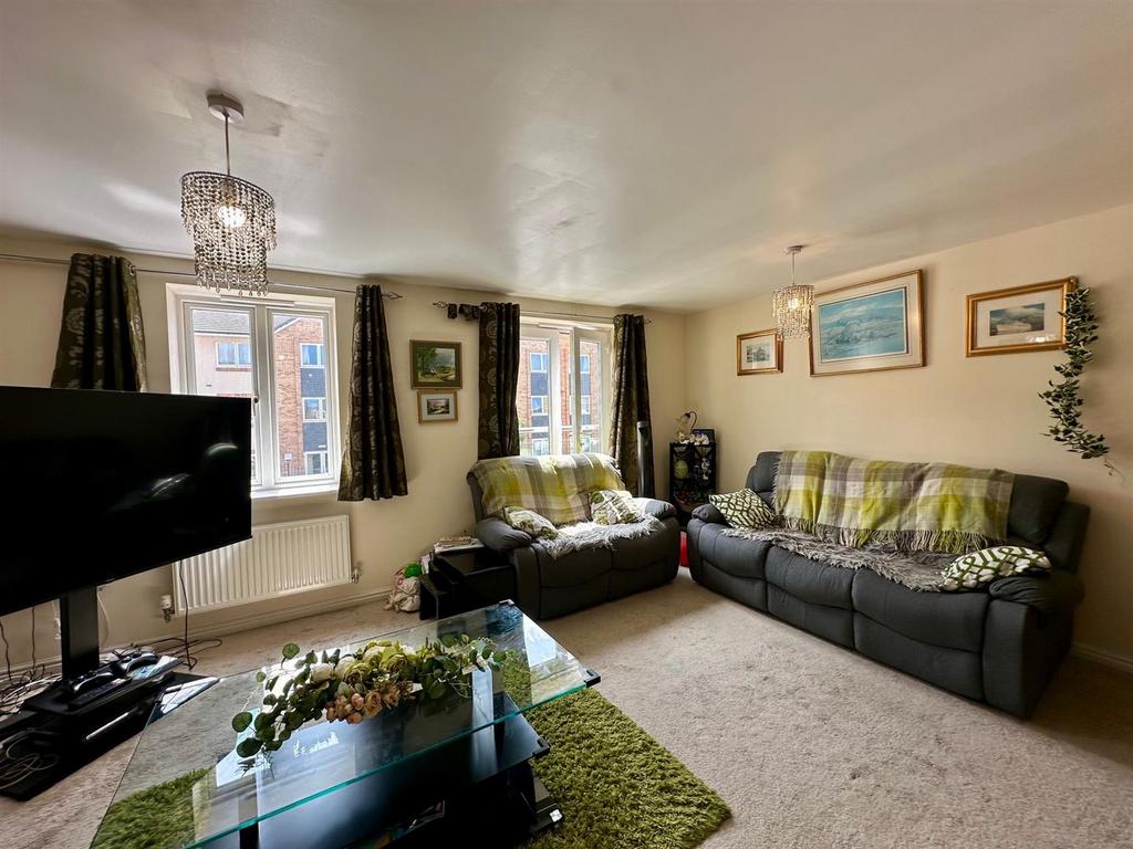 Lounge/Dining Room