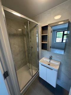 1 bedroom in a house share to rent, Pield Heath Road, Uxbridge UB8