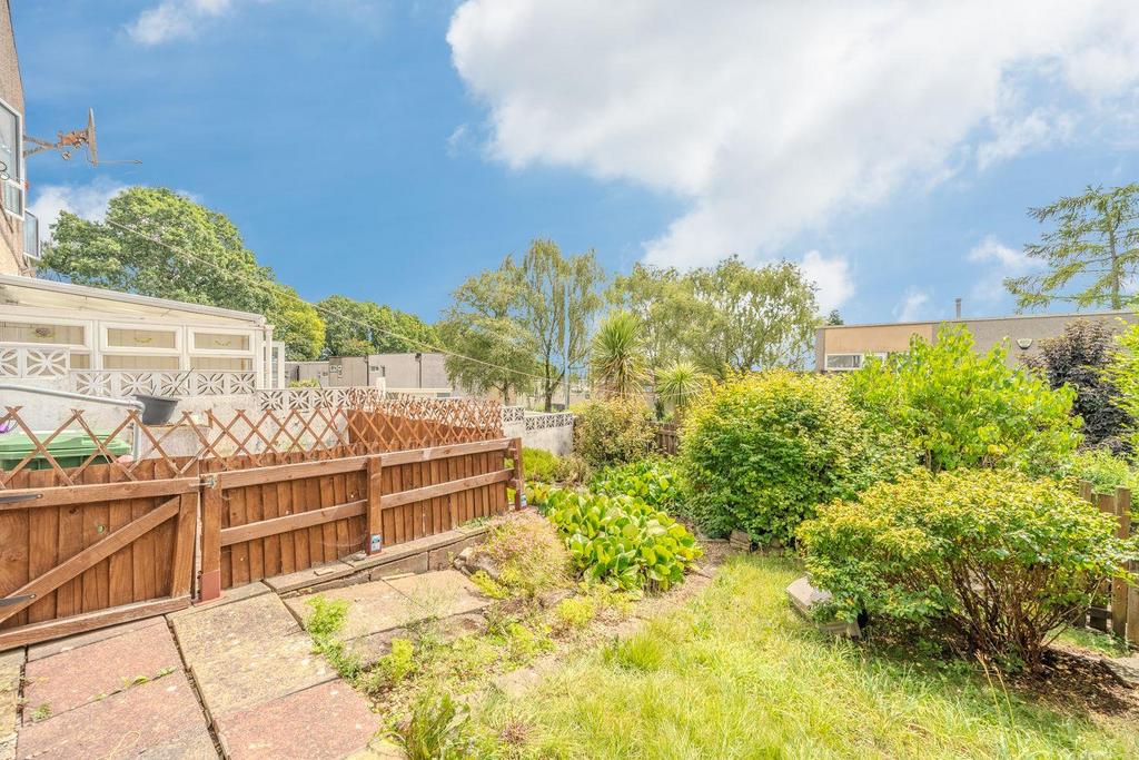 31 Marloes Path 4.jpg