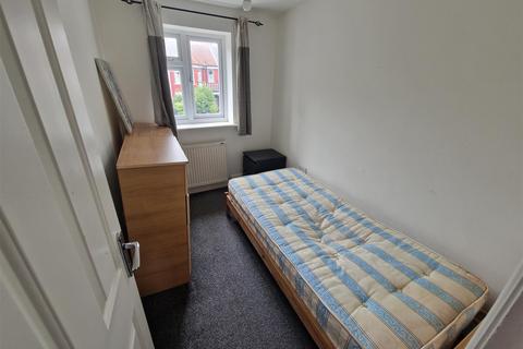 4 bedroom terraced house to rent, Gaytor Terrace, London