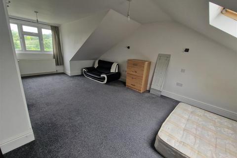 4 bedroom terraced house to rent, Gaytor Terrace, London