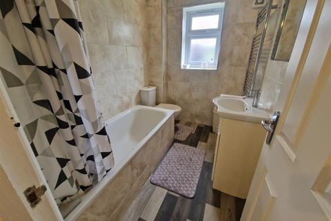 4 bedroom terraced house to rent, Gaytor Terrace, London