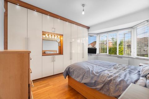 9 Brentside Close, London, W13 0BD