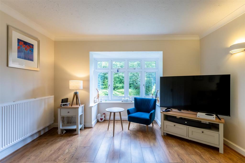 17 Woodham Close-014.jpg