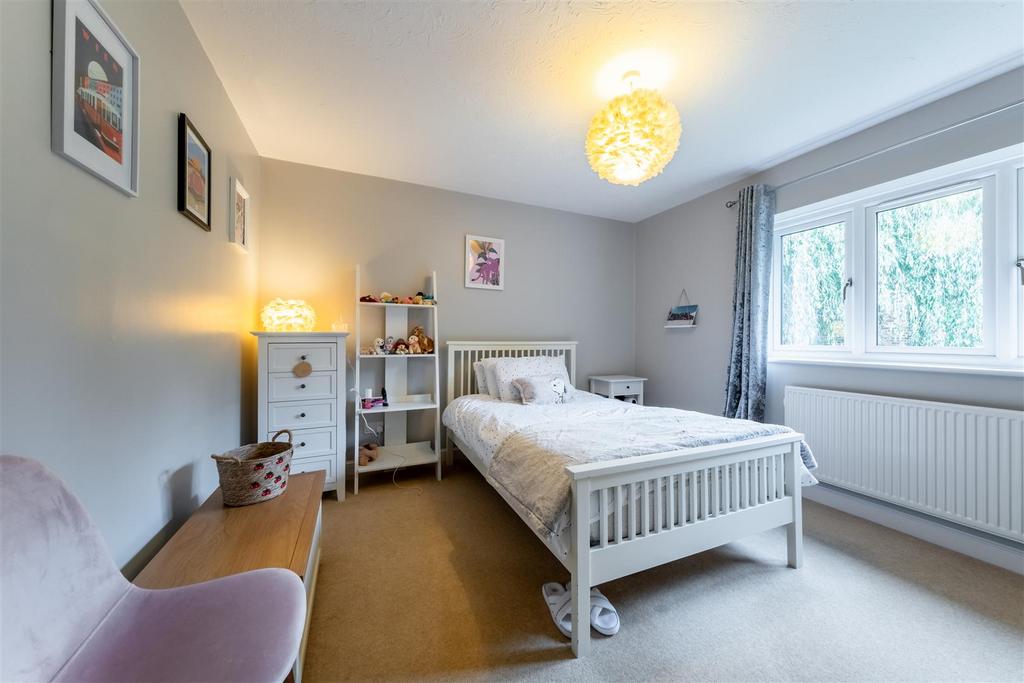 17 Woodham Close-037.jpg