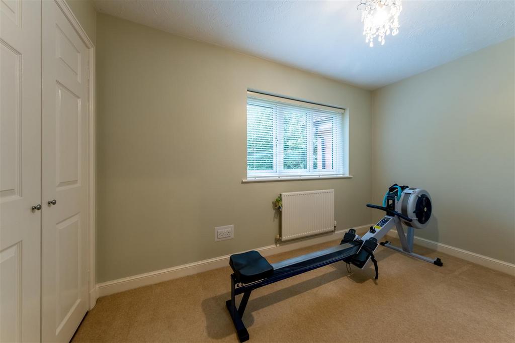 17 Woodham Close-039.jpg