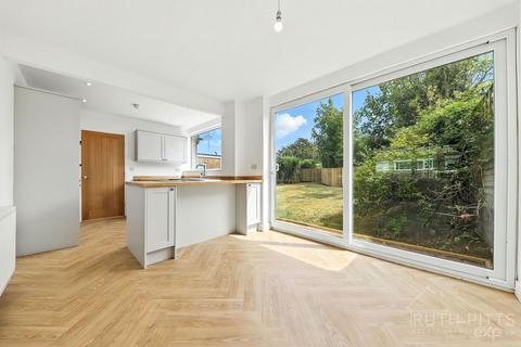 57 Ravensmead, Featherstone, Pontefract, WF7 5AQ