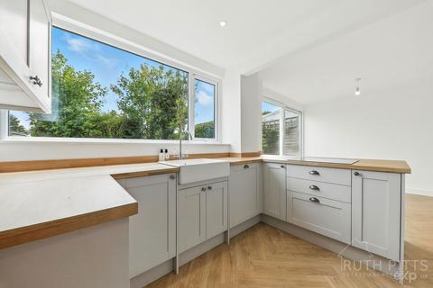 57 Ravensmead, Featherstone, Pontefract, WF7 5AQ