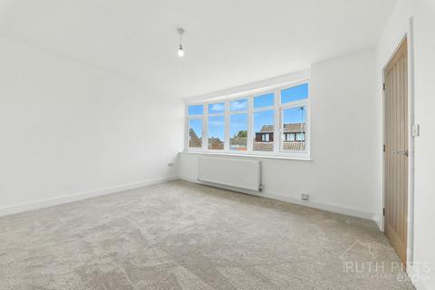 57 Ravensmead, Featherstone, Pontefract, WF7 5AQ