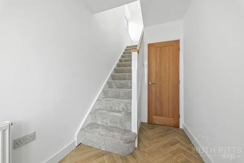 57 Ravensmead, Featherstone, Pontefract, WF7 5AQ