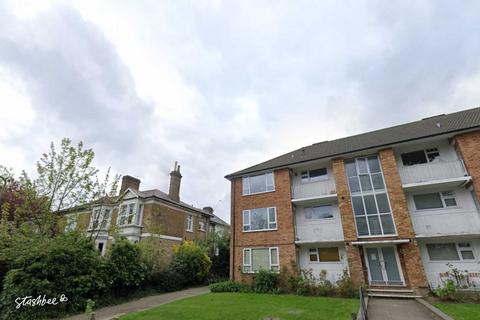 Garage to rent, Moss Hall Grove, London N12