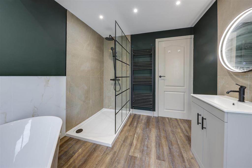 Family Bathroom Alt
