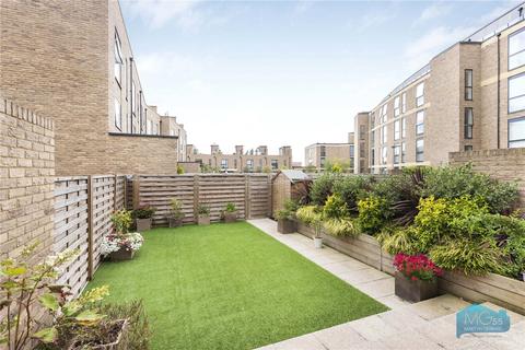 4 bedroom terraced house to rent, Delta Mews, London, NW7