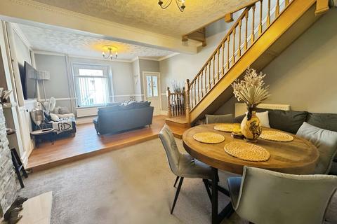 105 Llantwit Road, Neath, SA11 3LA