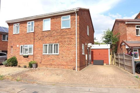 2 bedroom semi-detached house for sale, Luton LU2