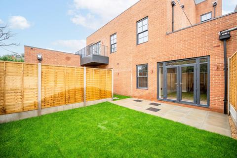 2 bedroom flat to rent, Dalton Street, West Norwood, London, SE27