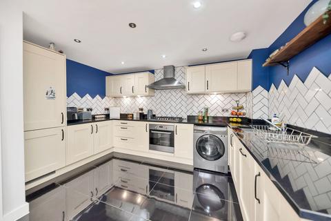 36 Binyon Way, Royston, SG8 5FS