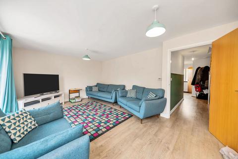 36 Binyon Way, Royston, SG8 5FS