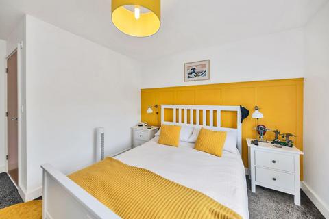 36 Binyon Way, Royston, SG8 5FS