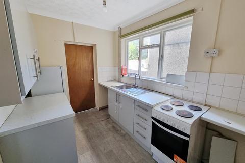 3 bedroom terraced house to rent, Fabian Way, Swansea, SA1