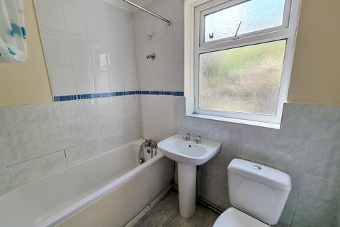 3 bedroom terraced house to rent, Fabian Way, Swansea, SA1