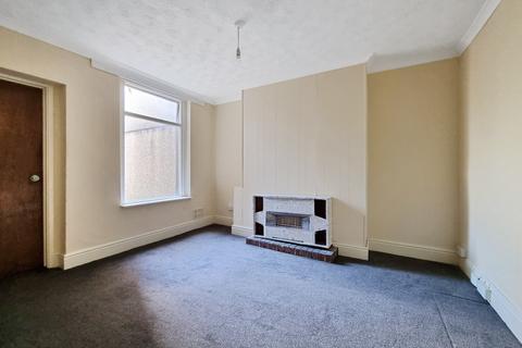 3 bedroom terraced house to rent, Fabian Way, Swansea, SA1