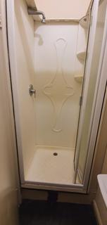 Studio to rent, Park Avenue, London NW2
