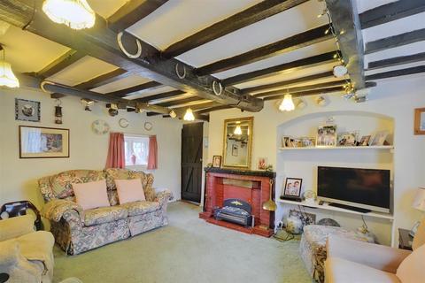 3 bedroom cottage for sale, High Road, Toton