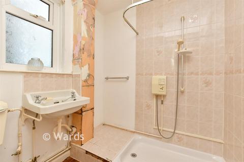 1 bedroom ground floor flat for sale, Kent Avenue, Sittingbourne, Kent