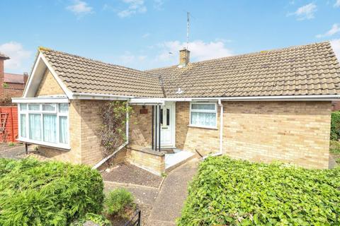3 bedroom detached bungalow for sale, Park Avenue, Rushden NN10
