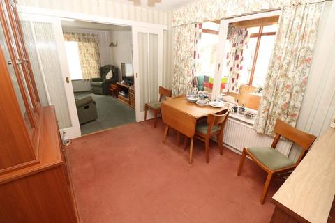 3 bedroom detached bungalow for sale, Park Avenue, Rushden NN10
