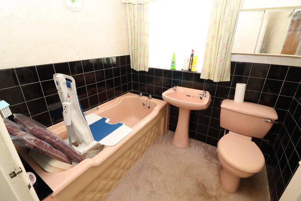 Bathroom / WC