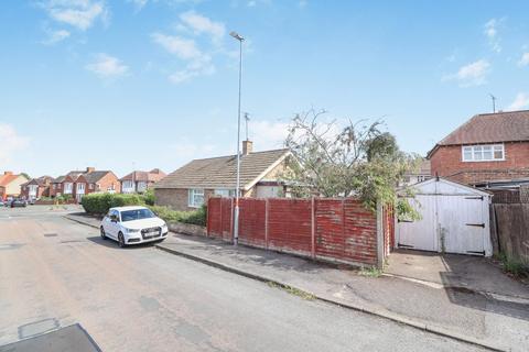 3 bedroom detached bungalow for sale, Park Avenue, Rushden NN10