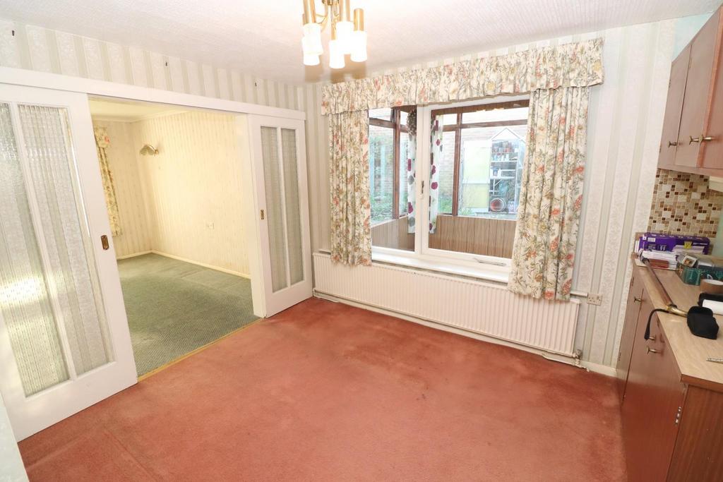 Kitchen/ Dining Room