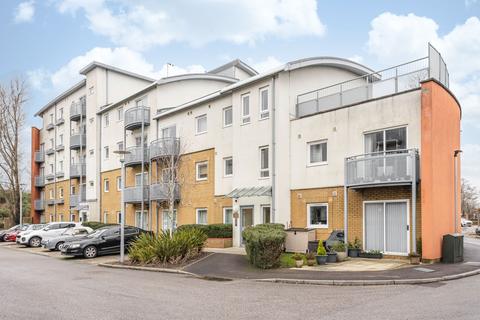 2 bedroom flat for sale, Trafalgar Gardens, Crawley RH10