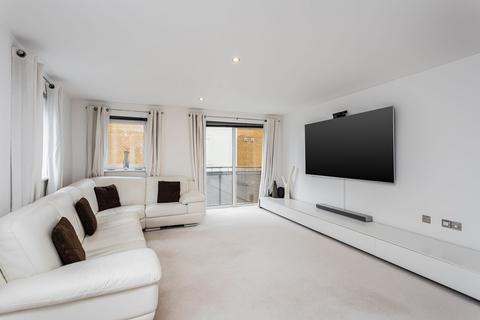 2 bedroom flat for sale, Trafalgar Gardens, Crawley RH10