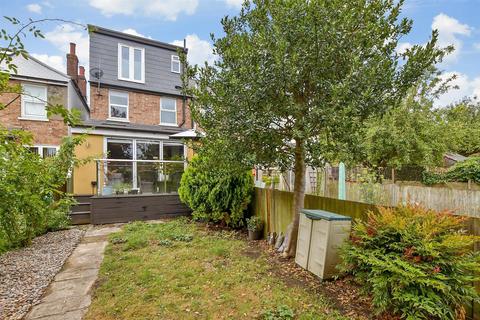 6 Clifton Avenue, Sutton, SM2 5PS