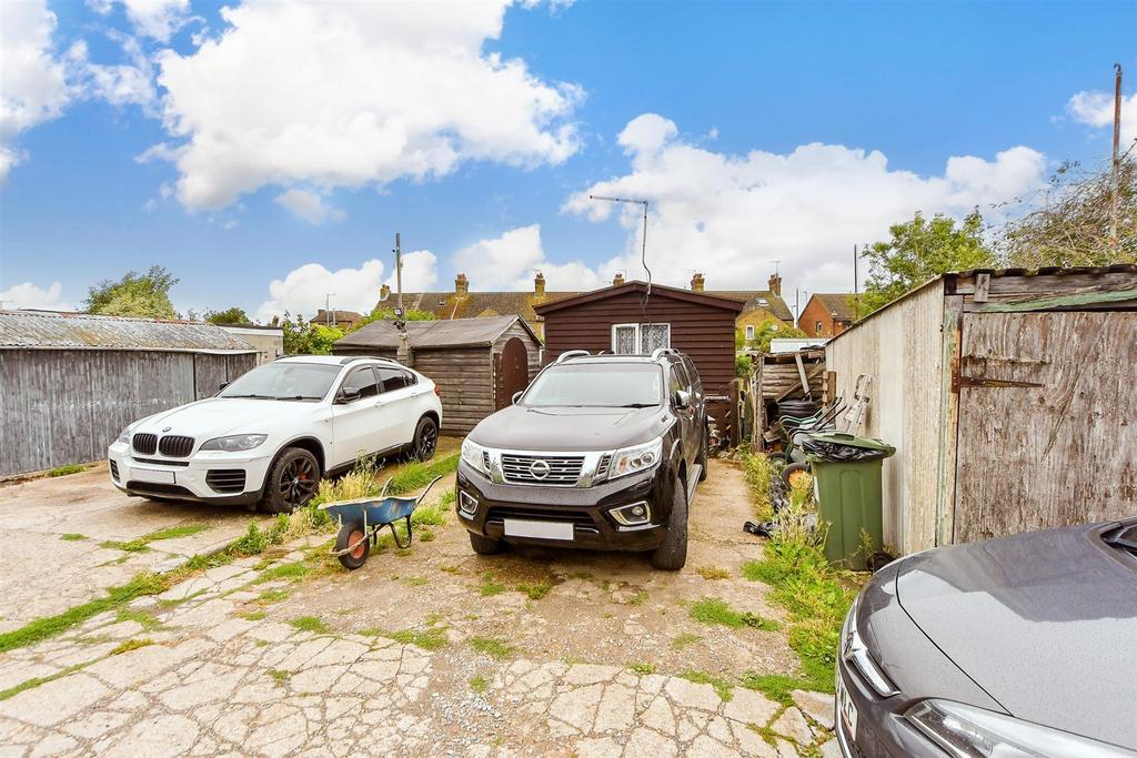 Driveway/Parking