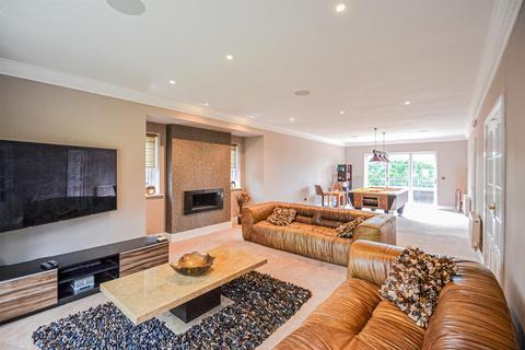 undefined, Saxon Close, Warrington WA4