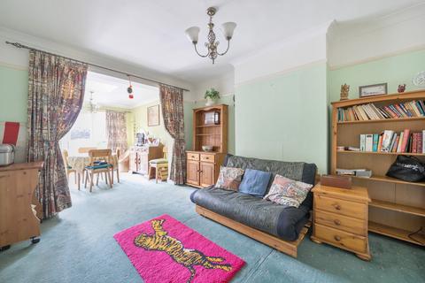 undefined, Uxbridge Road, Hampton Hill, TW12