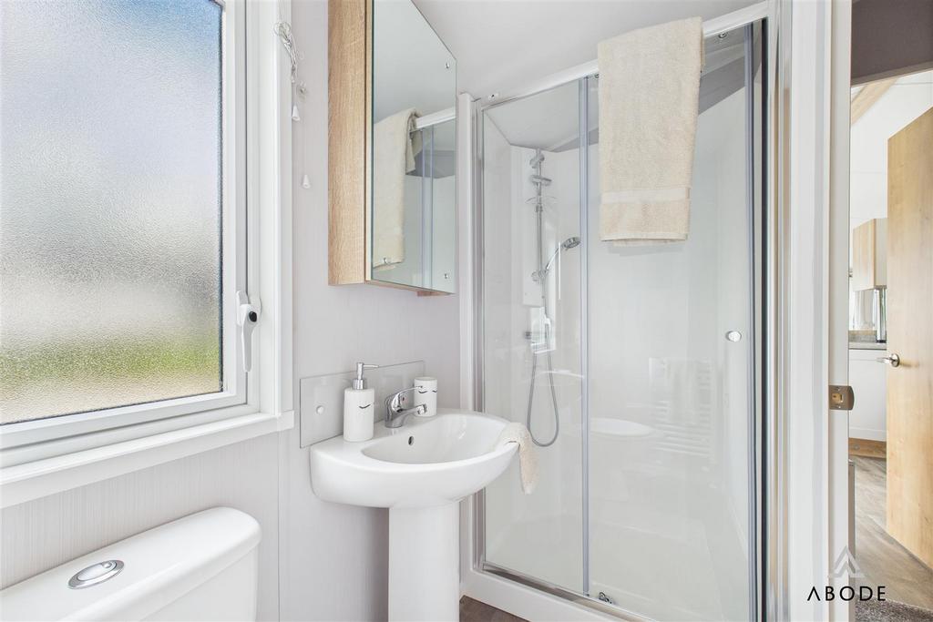 CAM03473 G0-PR0422-STILL009.jpg