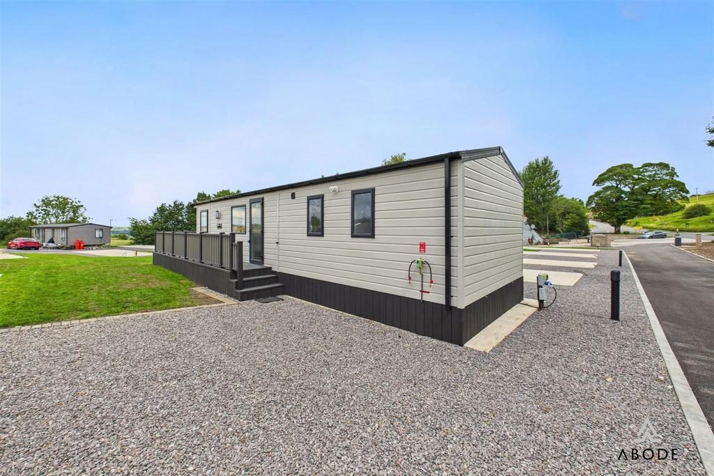 CAM03473 G0-PR0422-STILL018.jpg