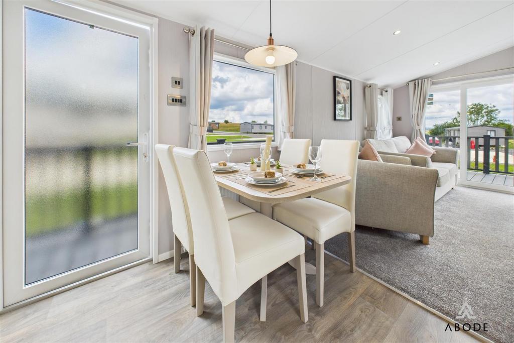 CAM03473 G0-PR0422-STILL002.jpg