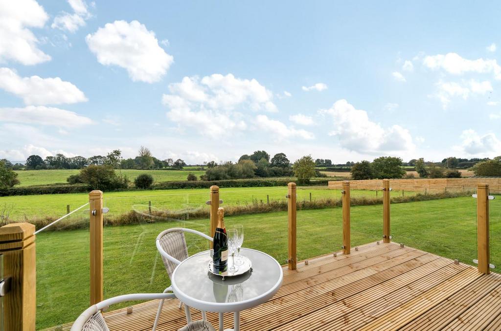 The Acorn Lodge