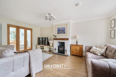 76 Lancaster Drive, Hornchurch, RM12 5ST