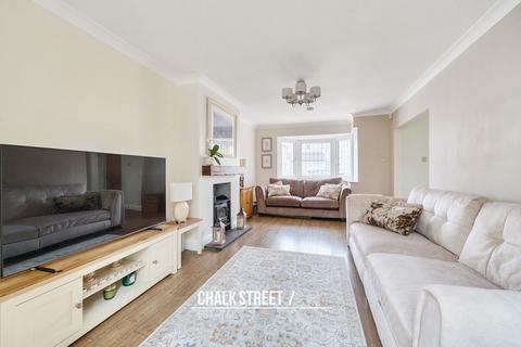 76 Lancaster Drive, Hornchurch, RM12 5ST