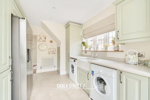 76 Lancaster Drive, Hornchurch, RM12 5ST