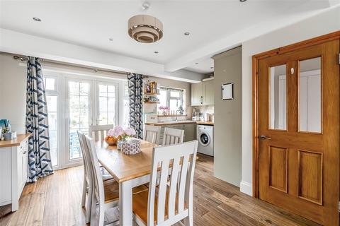 47 Garth Close, Morden, SM4 4NN
