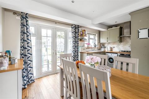 47 Garth Close, Morden, SM4 4NN
