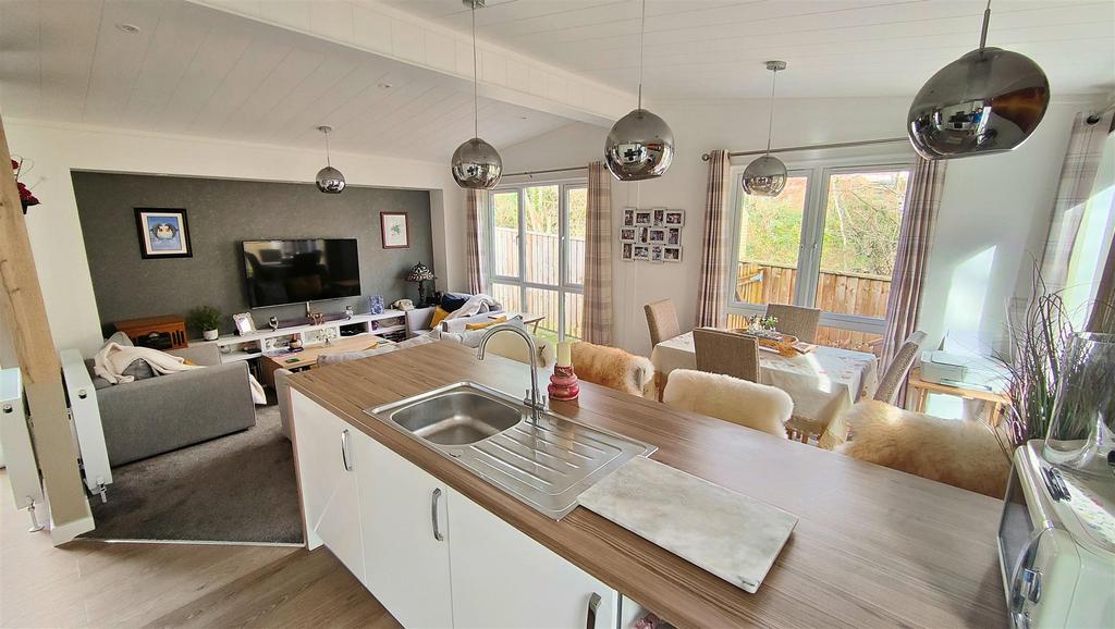 Kitchen living area.jpg